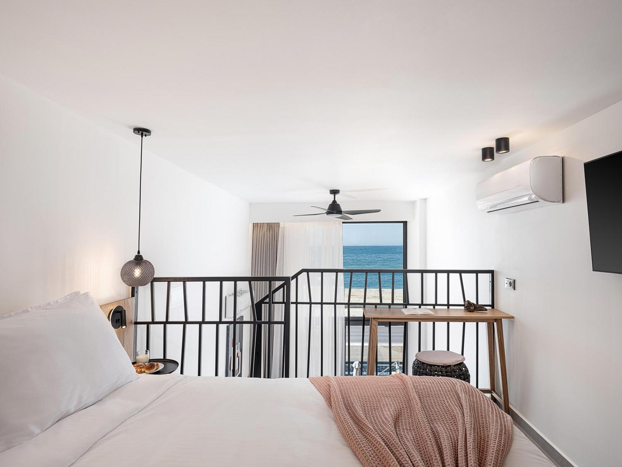 ريثيمنو Calla Luxury Seafront Suites المظهر الخارجي الصورة