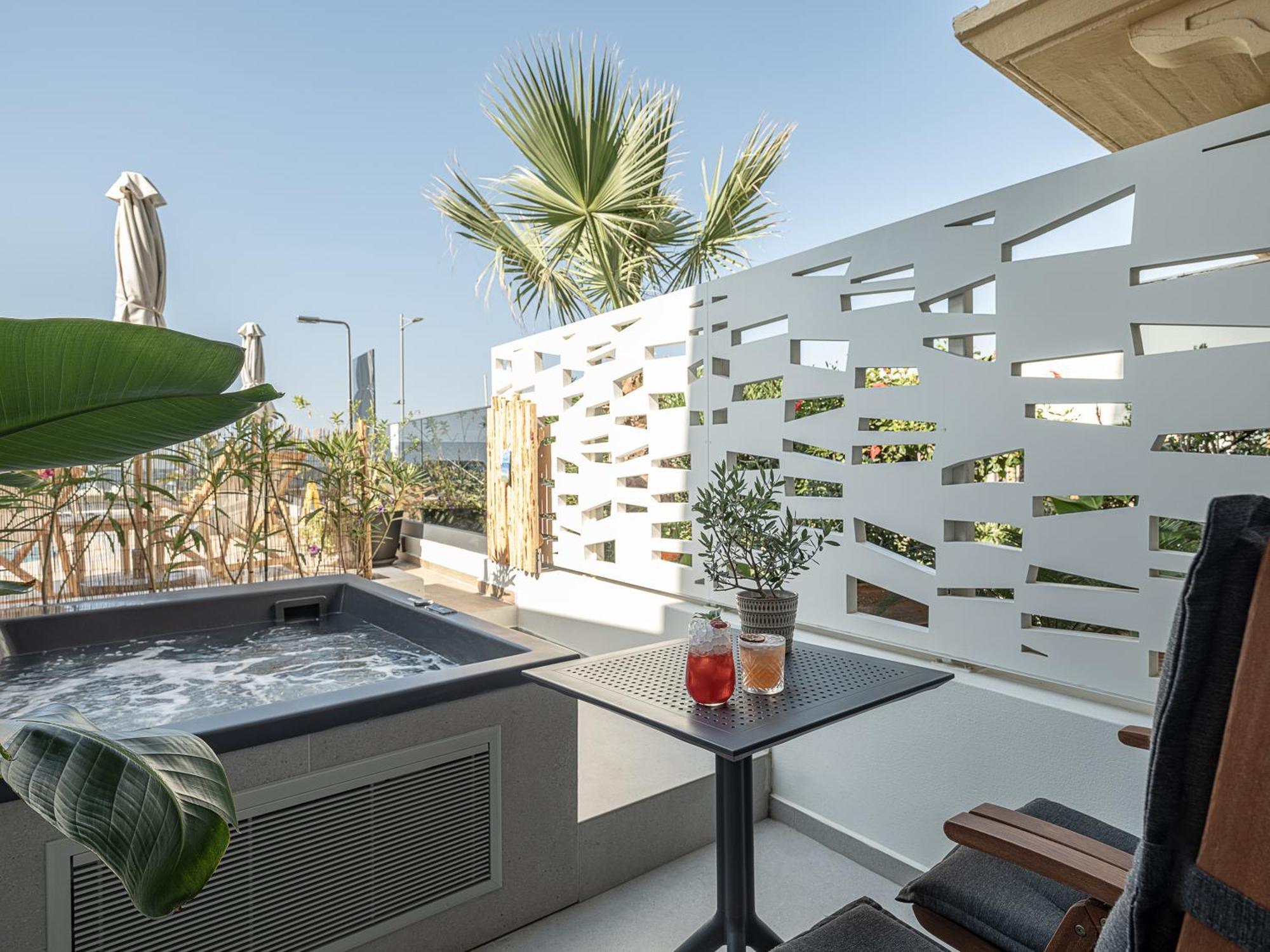 ريثيمنو Calla Luxury Seafront Suites المظهر الخارجي الصورة